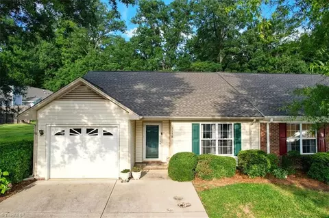 3138 Woodpoint St, Jamestown, NC 27282