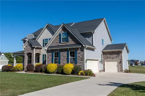 5702 Ashcroft Park Dr, Greensboro, NC 27455