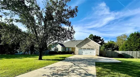 3016 Greene Cross Ct, Winston Salem, NC 27107
