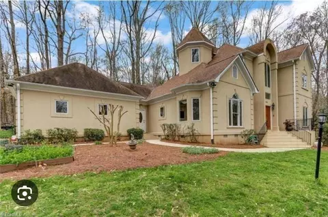 7489 Weitzel Dr, Summerfield, NC 27358