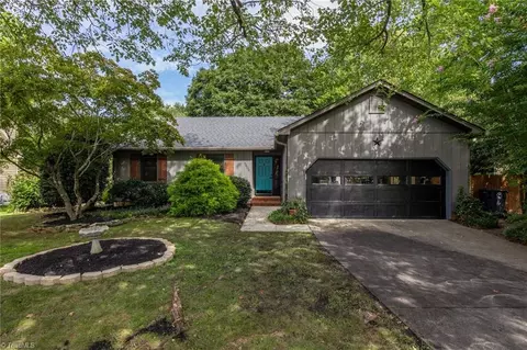 5602 Wildberry Dr, Greensboro, NC 27409
