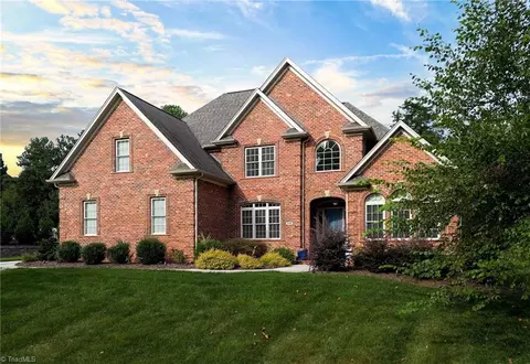590 Kapstone Xing, Lexington, NC 27295