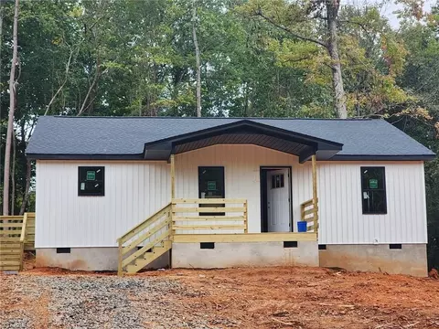 3023 Little Creek Dr, Thomasville, NC 27360