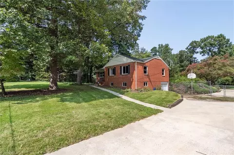 709 Summit Rd, High Point, NC 27265 photo 2