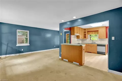 709 Summit Rd, High Point, NC 27265 photo 4