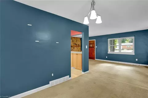 709 Summit Rd, High Point, NC 27265 photo 9