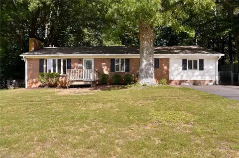 2611 Fairlawn Dr, Winston Salem, NC 27106