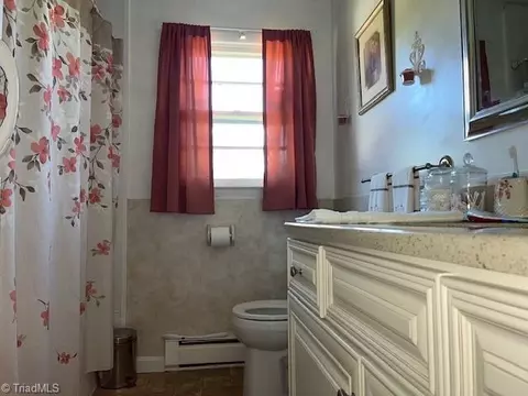 Bath - 4534 Peace Rd, Trinity, NC 27370 photo 2 of 2