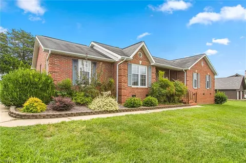 5763 Racine Rd, Randleman, NC 27317