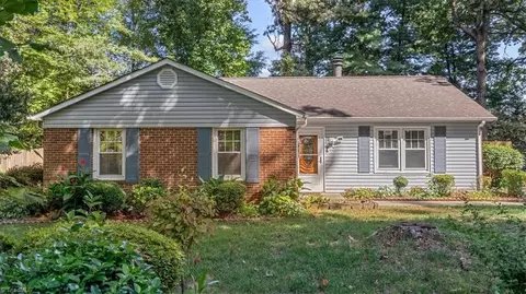 1 Oak Ct W, Greensboro, NC 27407