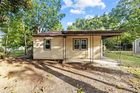 523 Warren Ave, Laurinburg, NC 28352