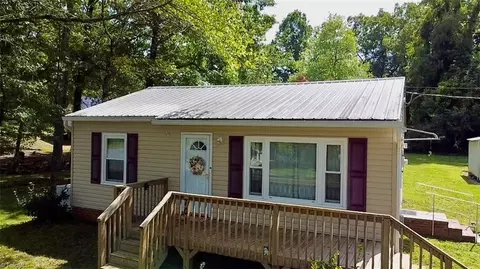701 Rosedale Dr, Thomasville, NC 27360