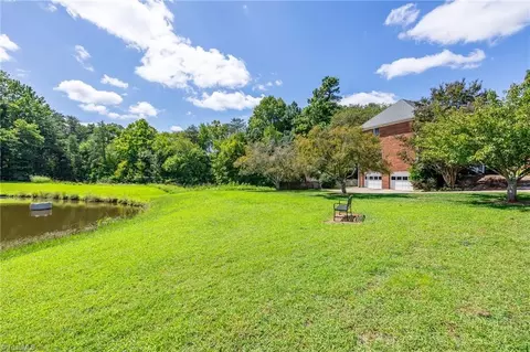 Exterior - 4014 Quarter Gate Dr, High Point, NC 27265 photo 7 of 9