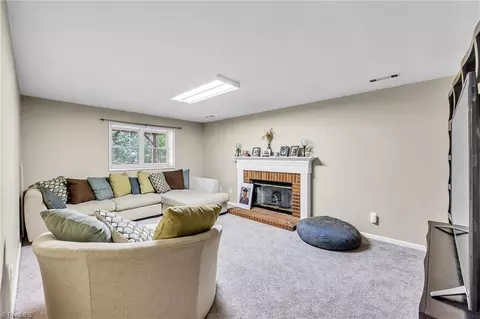 Living - 4014 Quarter Gate Dr, High Point, NC 27265 photo 2 of 3