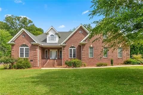3402 Smoketree Dr, Greensboro, NC 27410