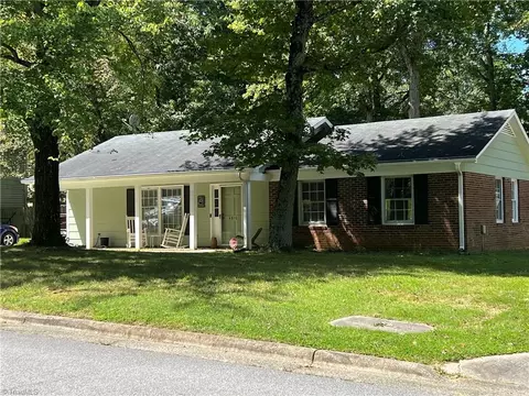 4816 Pennoak Rd, Greensboro, NC 27407