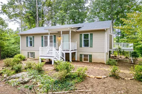 291 Anthony Dr, Patrick Springs, VA 24133