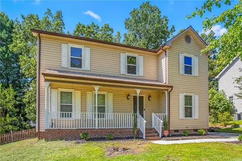 3003 Manchester Dr, Jamestown, NC 27282