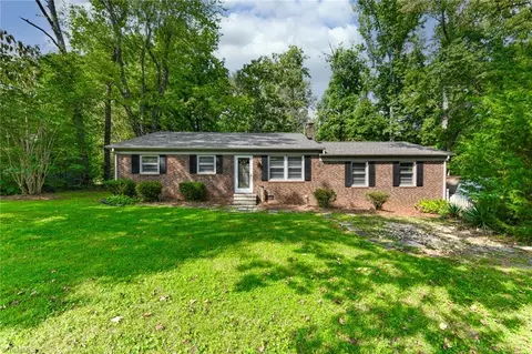 3807 Edgewood Terrace Rd, Greensboro, NC 27406