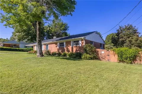 305 Hampton Dr, High Point, NC 27265 photo 2