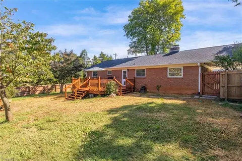 305 Hampton Dr, High Point, NC 27265 photo 28