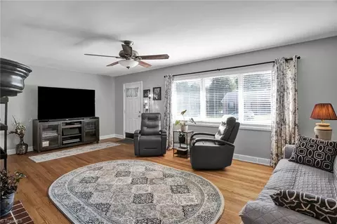305 Hampton Dr, High Point, NC 27265 photo 9