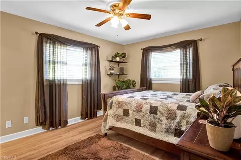 305 Hampton Dr, High Point, NC 27265 photo 18