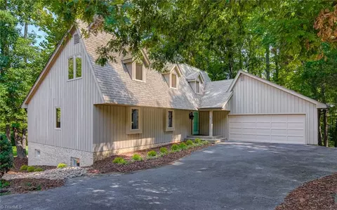 323 Cascade Dr, High Point, NC 27265