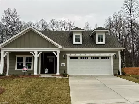 5258 Sunny Brook Ct, Clemmons, NC 27012