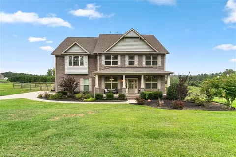 2616 Lunsford Rd, Summerfield, NC 27358