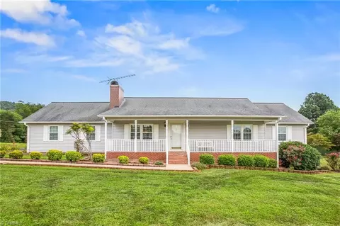 3204 Fox Knob Rd, Jonesville, NC 28642