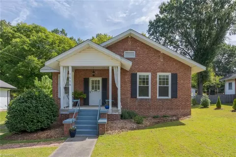 1508 Upland Dr, Greensboro, NC 27405