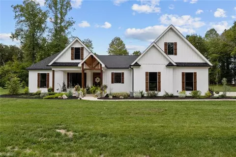 402 Country Club Dr, Stoneville, NC 27048