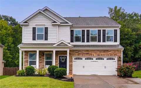 2864 Chari Park Ln, Walkertown, NC 27051