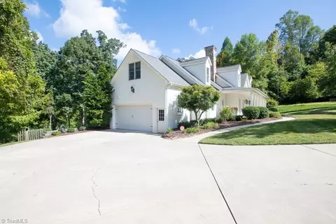 Exterior - 4233 Lupton Ct, High Point, NC 27262 photo 10 of 11