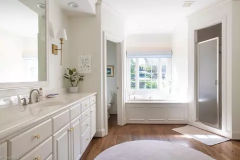Bath - 4233 Lupton Ct, High Point, NC 27262 photo 1 of 5