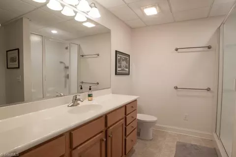 Bath - 4233 Lupton Ct, High Point, NC 27262 photo 5 of 5