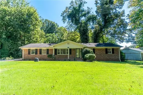 2504 Glen Burnie Dr, Greensboro, NC 27406