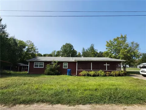 1357 Salisbury St, Ramseur, NC 27316