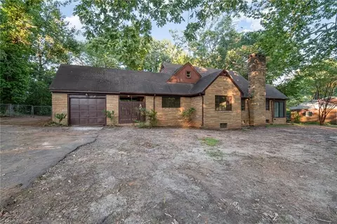 1112 Larkwood Dr, Reidsville, NC 27320