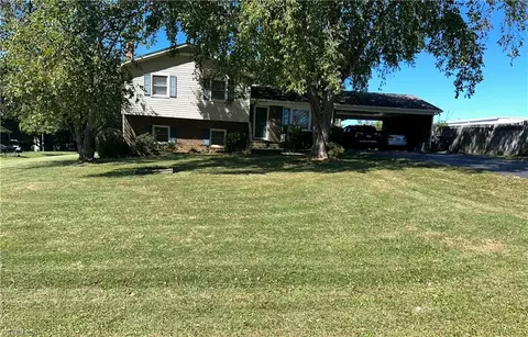 128 Janice Dr, Mount Airy, NC 27030