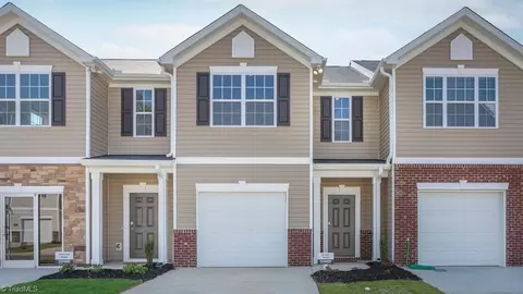 5512 Avery Dr, Trinity, NC 27370