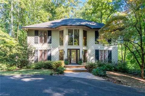 8540 Brook Meadow Ln, Lewisville, NC 27023