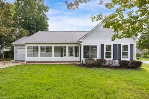 200 Browning Dr, Thomasville, NC 27360
