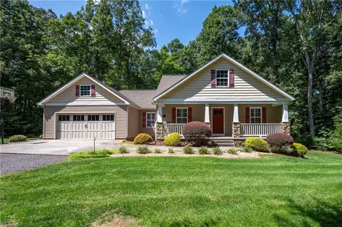 3090 Georgia Rd, Yadkinville, NC 27055