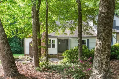 902 Chatfield Dr #A, Jamestown, NC 27282