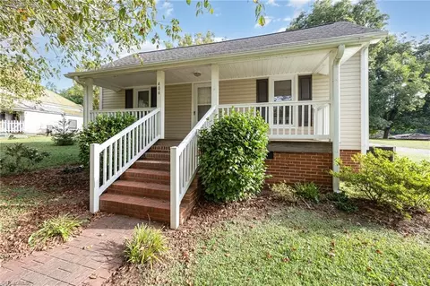 406 High Point St, Randleman, NC 27317