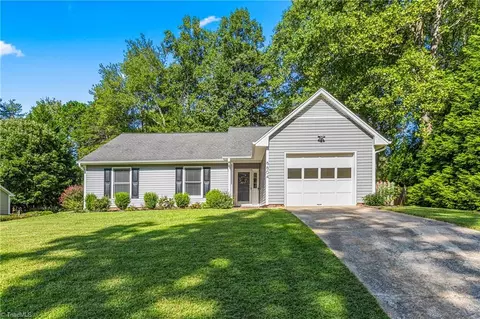 6604 River Hills Dr, Greensboro, NC 27410