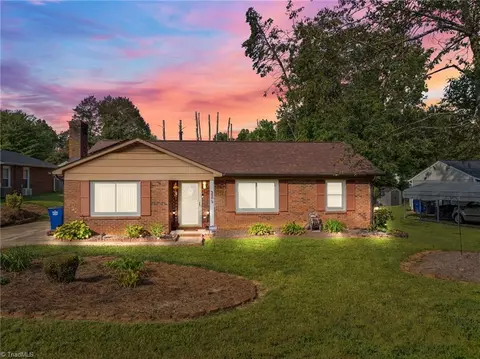 3882 Cottington Dr, Winston Salem, NC 27105