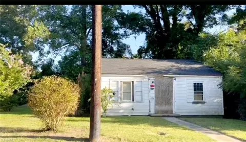 207 Carolina Ave, Thomasville, NC 27360